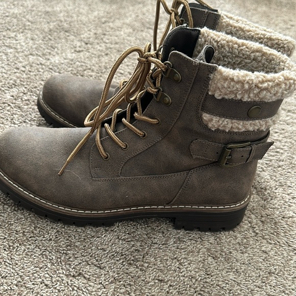 Boots - Picture 1 of 2